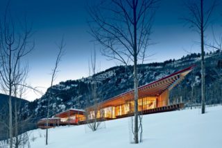 Дом в скалистых горах (House in the Rockies).