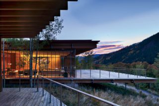 Дом в скалистых горах (House in the Rockies).